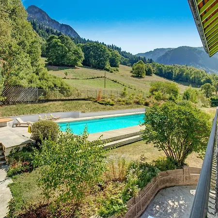 Manoir De Leschaux *