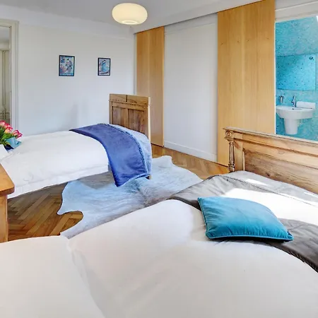 בית נופש Manoir De Leschaux *